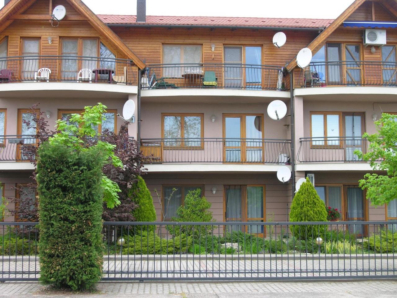 Studio In Balatonlelle 33519 Buitenkant foto